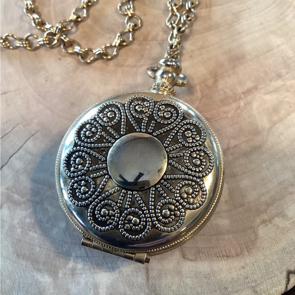 Vintage Avon Necklace - Picture 6 of 8